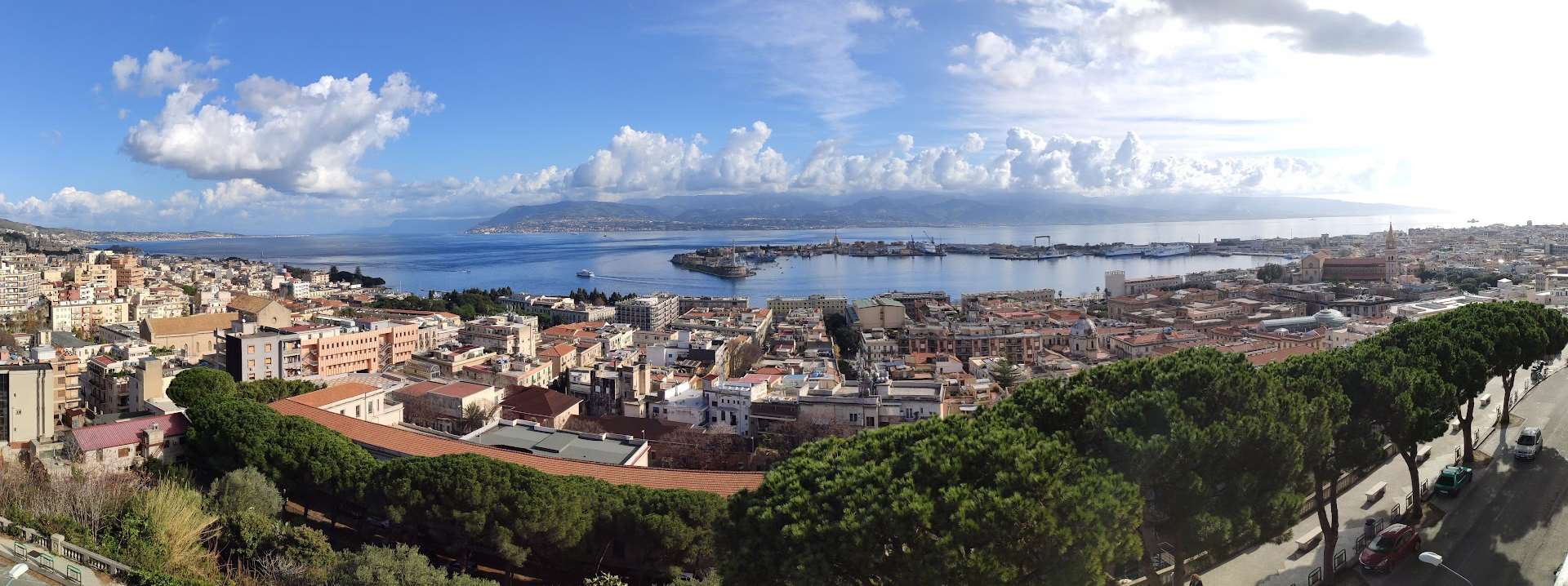 Vista panoramica della città di Messina